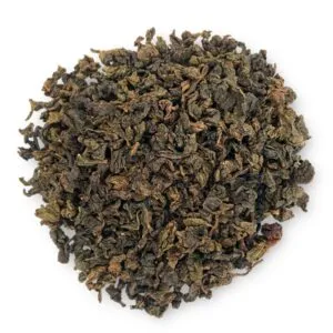 China Oolong Tee von AY Natural, lose auf weißem Hintergrund von oben fotografiert.