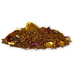 Seitliche Ansicht von losem Rooibos-Tee Zimt-Orange von AY Natural auf weißem Hintergrund.