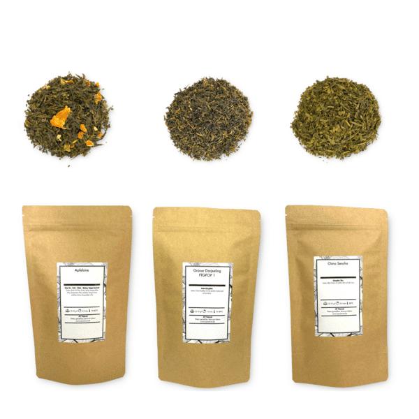 Brauner Doypack von AY Natural mit Apfelsine, Grüner Darjeeling FTGFOP 1 und China Sencha aus dem Grüner Tee 3er Probierset